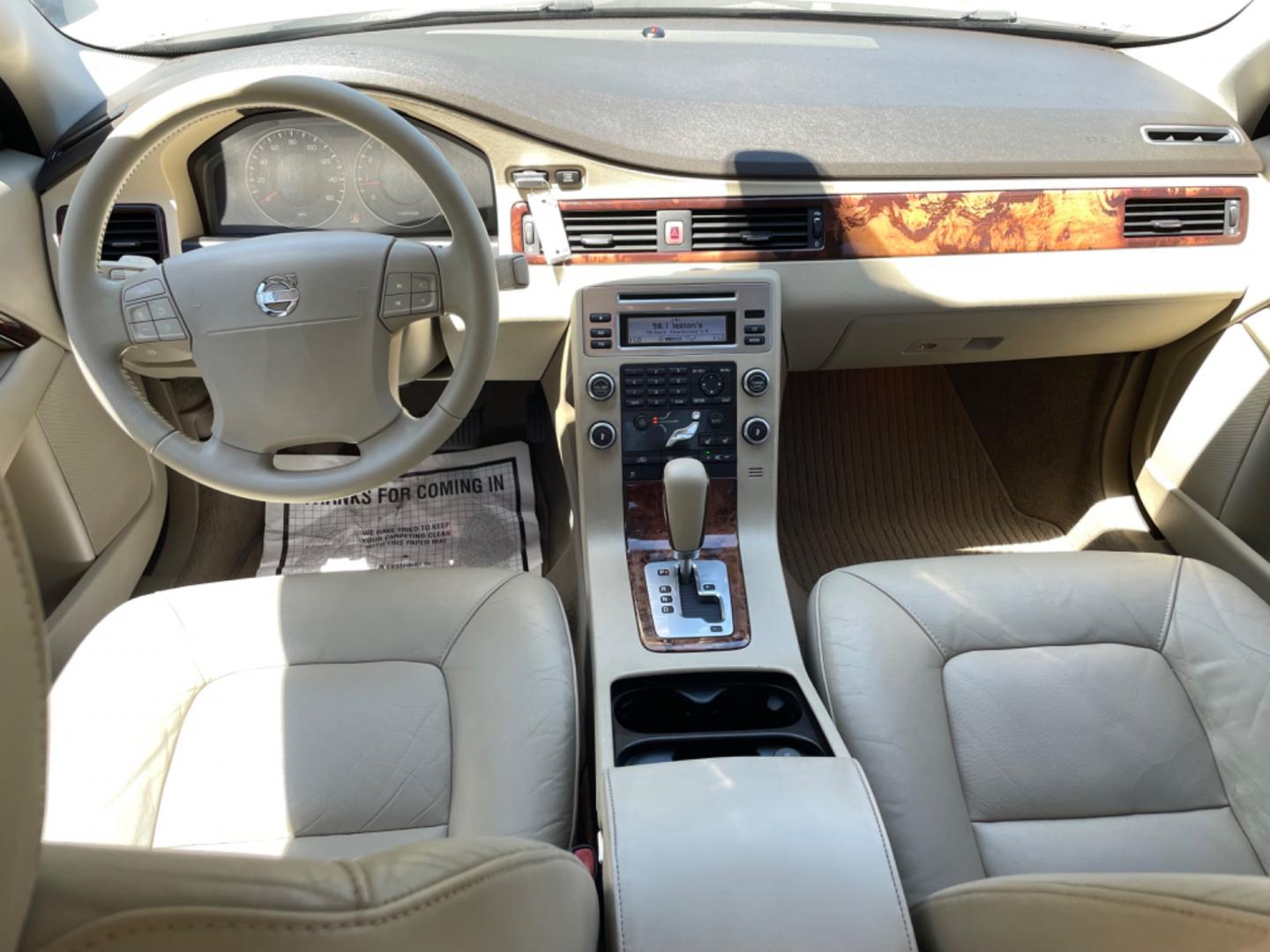 2007 WHITE VOLVO S80 3.2 (YV1AS982X71) with an 3.2L engine, Automatic transmission, located at 5103 Dorchester Rd., Charleston, SC, 29418-5607, (843) 767-1122, 36.245171, -115.228050 - Clean CarFax (no accidents reported!) Comfortable & Spacious interior with Leather, Sunroof, CD/AUX/AM/FM, Dual Climate Control, Power Everything (windows, locks, seats, mirrors), Heated Seats, Push Button Start, Keyless Entry, Alloy Wheels. Local Trade-in!! 129k miles Located at New Life Auto Sale - Photo#15